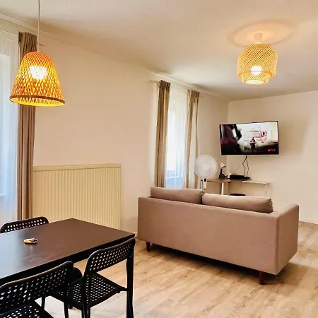 Cozy Central Apartment: Self Check-In with Netflix and Free Parking Avignon Exterior photo